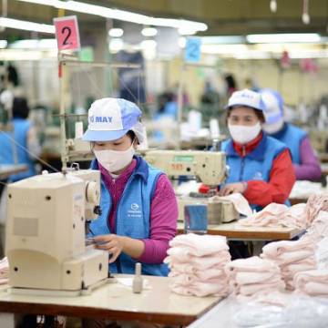 Doanh nghiệp Việt nhận nhiều đơn hàng khẩu trang từ thế giới