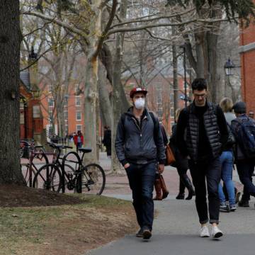 Các đại học của Mỹ tìm cách giữ sinh viên nước ngoài