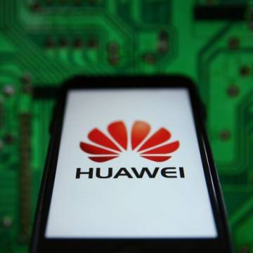 Mỹ cảnh báo ‘hợp tác với Huawei sẽ phải trả giá’
