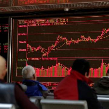 Nhà đầu tư hoảng loạn bán tháo cổ phiếu Trung Quốc