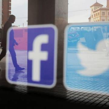 Thái Lan thực thi hành động pháp lý đối với Facebook, Twitter