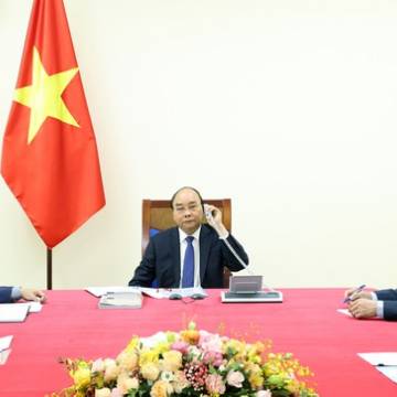 Thủ tướng Nguyễn Xuân Phúc mời Thủ tướng Nhật Bản thăm chính thức Việt Nam