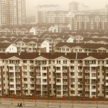 Trung Quốc đối mặt rủi ro bất động sản và tín dụng