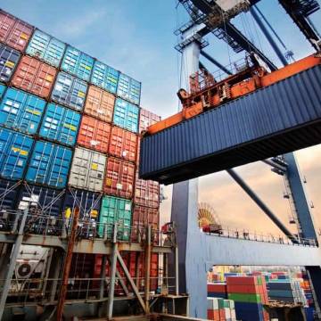 Một container hàng xuất khẩu ‘gánh’ 10 loại phí