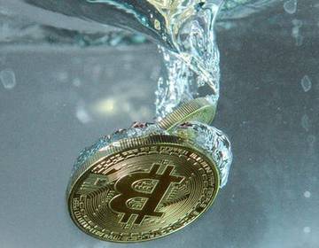 Các quỹ đầu tư nước ngoài bỏ Bitcoin để quay lại với vàng
