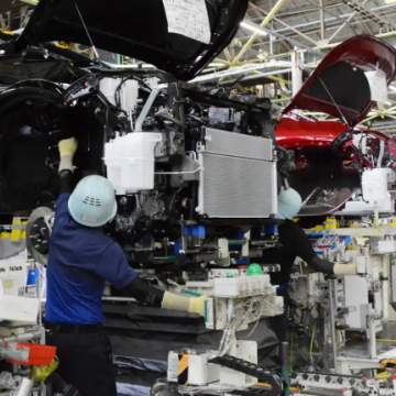 Toyota đặt cột mốc ‘xe sạch’ vào năm 2035, sớm hơn dự định 15 năm