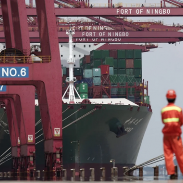 Trung Quốc đóng cửa cảng lớn nhất thế giới vì Covid