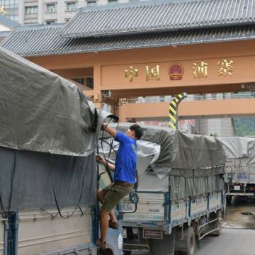 Trung Quốc thắt chặt kiểm soát nhập khẩu, hàng Việt phải nâng chuẩn