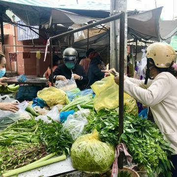 Giá xăng của Việt Nam quá cao so với thu nhập của người dân