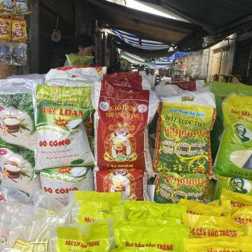 Giá gạo xuất khẩu của Việt Nam và Thái Lan cùng giảm