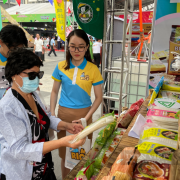 Sản phẩm Duy Anh Foods hút khách ngày khai mạc Lễ hội ‘Tết Xanh – Quà Việt’