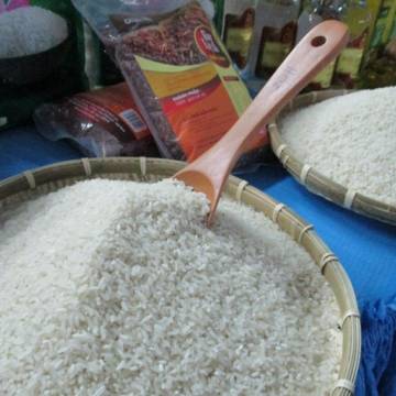 Doanh nghiệp ‘vét sạch’ kho gạo để xuất khẩu