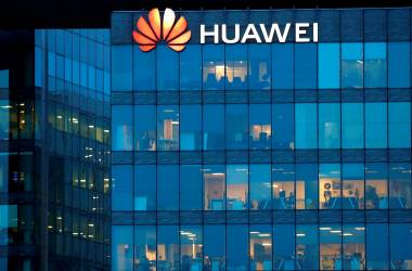 Canada loại sản phẩm của Huawei, ZTE khỏi mạng 5G